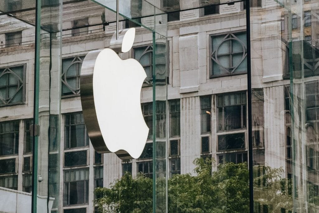 Apple announces online store launch in Saudi Arabia for 2025, flagship ...